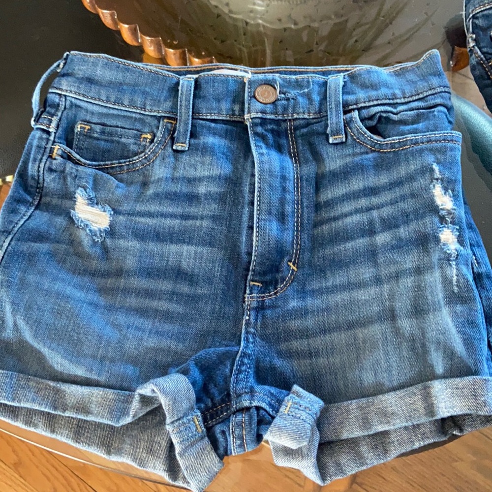 Hollister distressed shorts